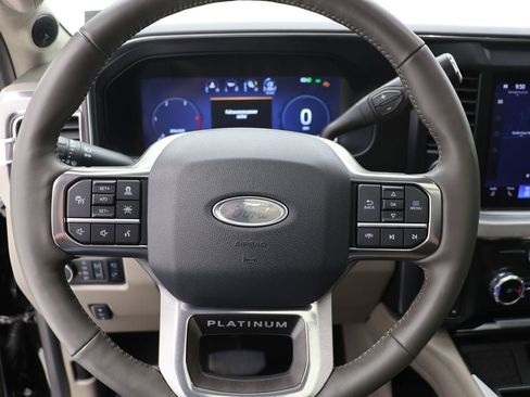 Used 2025 Ford F250 Platinum w/ Platinum Plus Package image 28