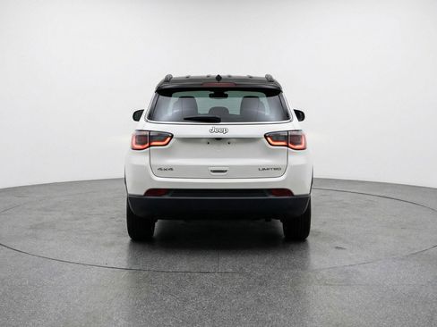 Used 2025 Jeep Compass Trailhawk AWD/4WD image 7