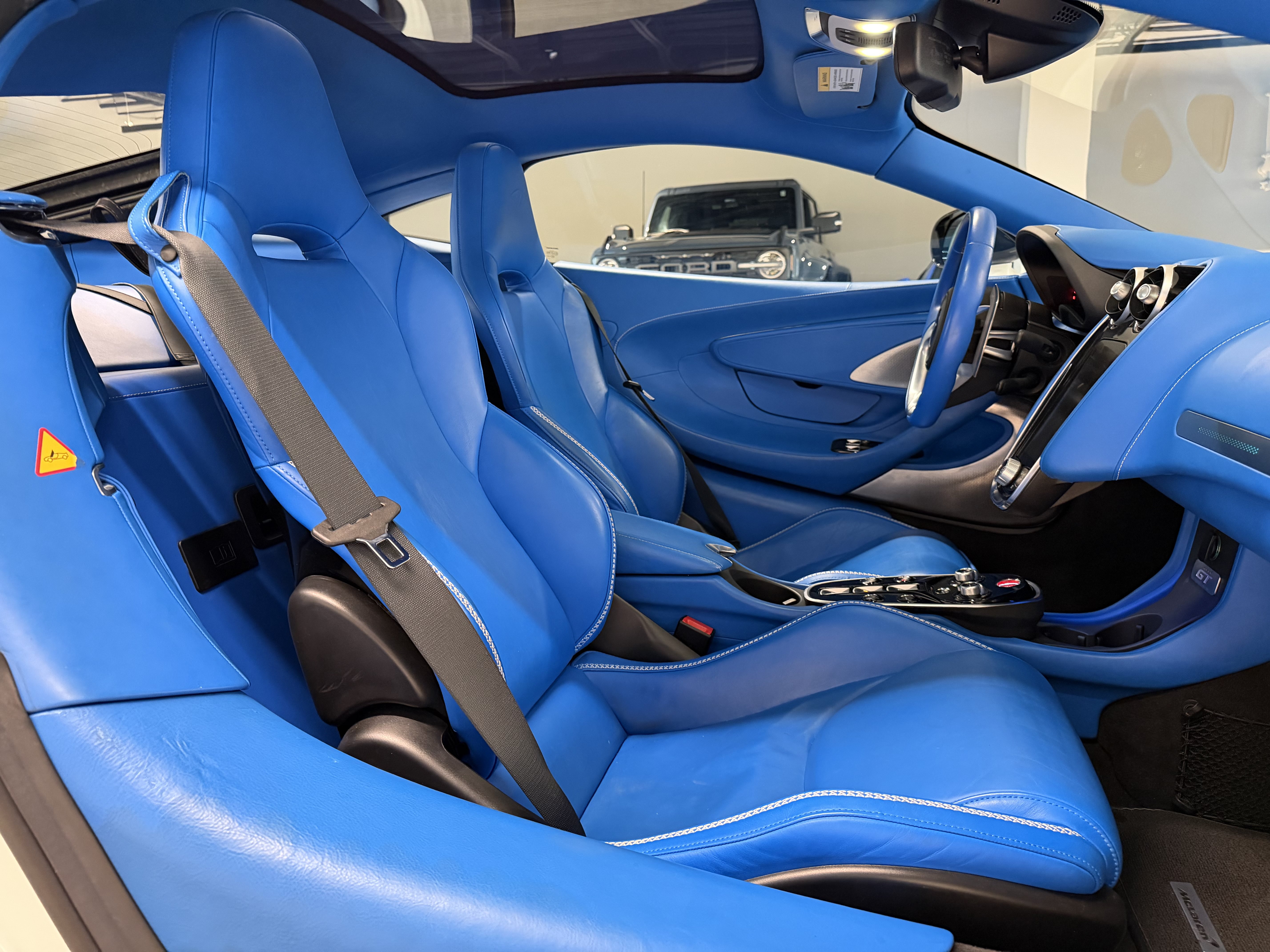Used 2023 McLaren GT RWD image 10