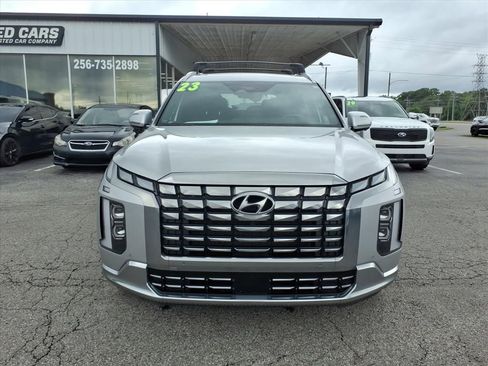 Used 2023 Hyundai Palisade Calligraphy FWD image 2