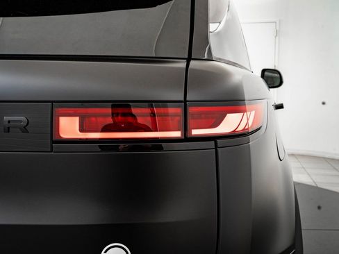 New 2026 Land Rover Range Rover Sport SV image 9