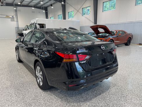 Used 2025 Nissan Altima 2.5 S FWD image 6