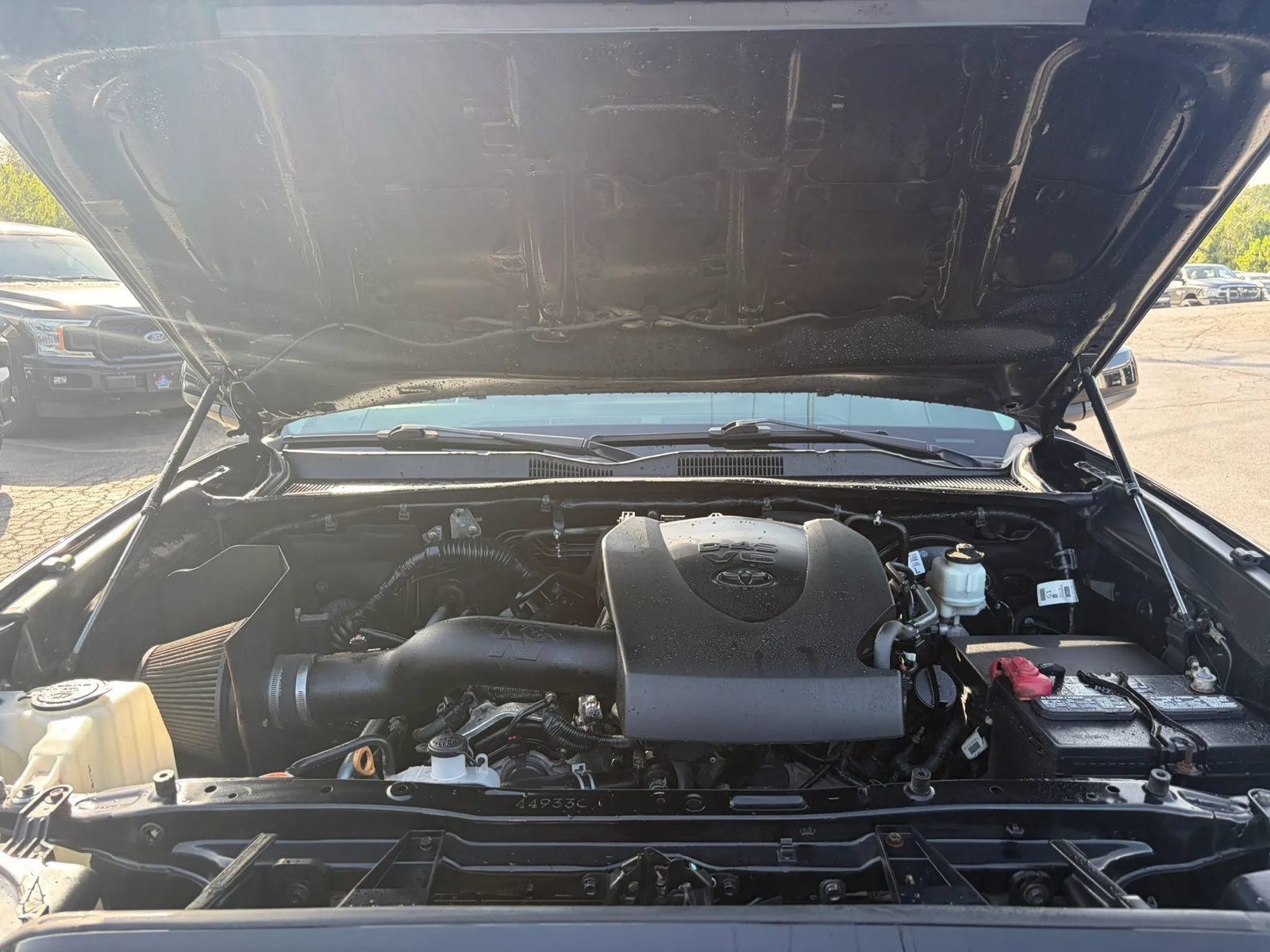 Used 2019 Toyota Tacoma SR5 AWD/4WD image 9