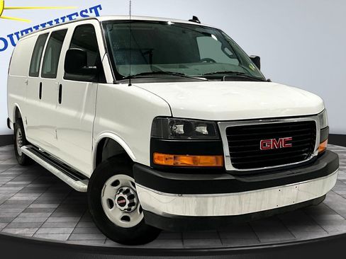 Used 2025 GMC Savana 2500 w/ Driver Convenience Package RWD image 3