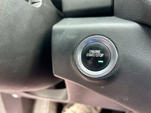 Used 2024 GMC Terrain SLE AWD/4WD image 16