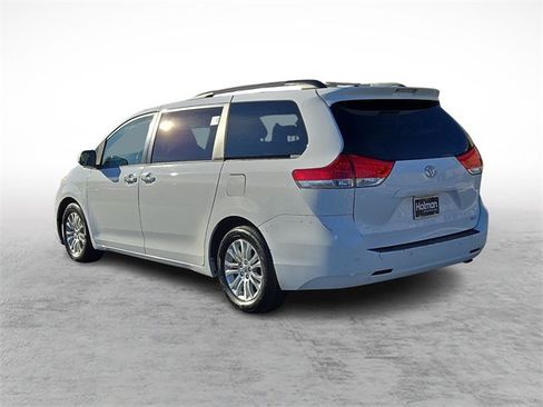 Used 2014 Toyota Sienna Limited image 6