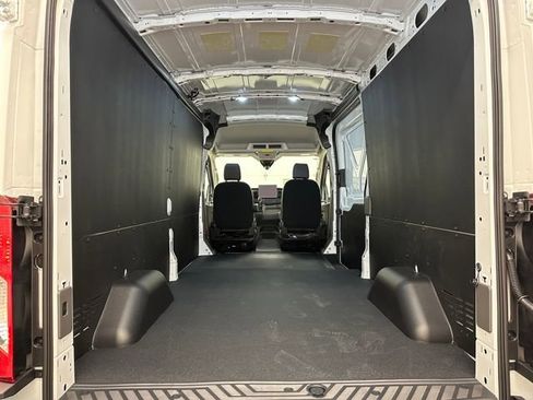 New 2026 Ford Transit 250 148 Medium Roof image 22