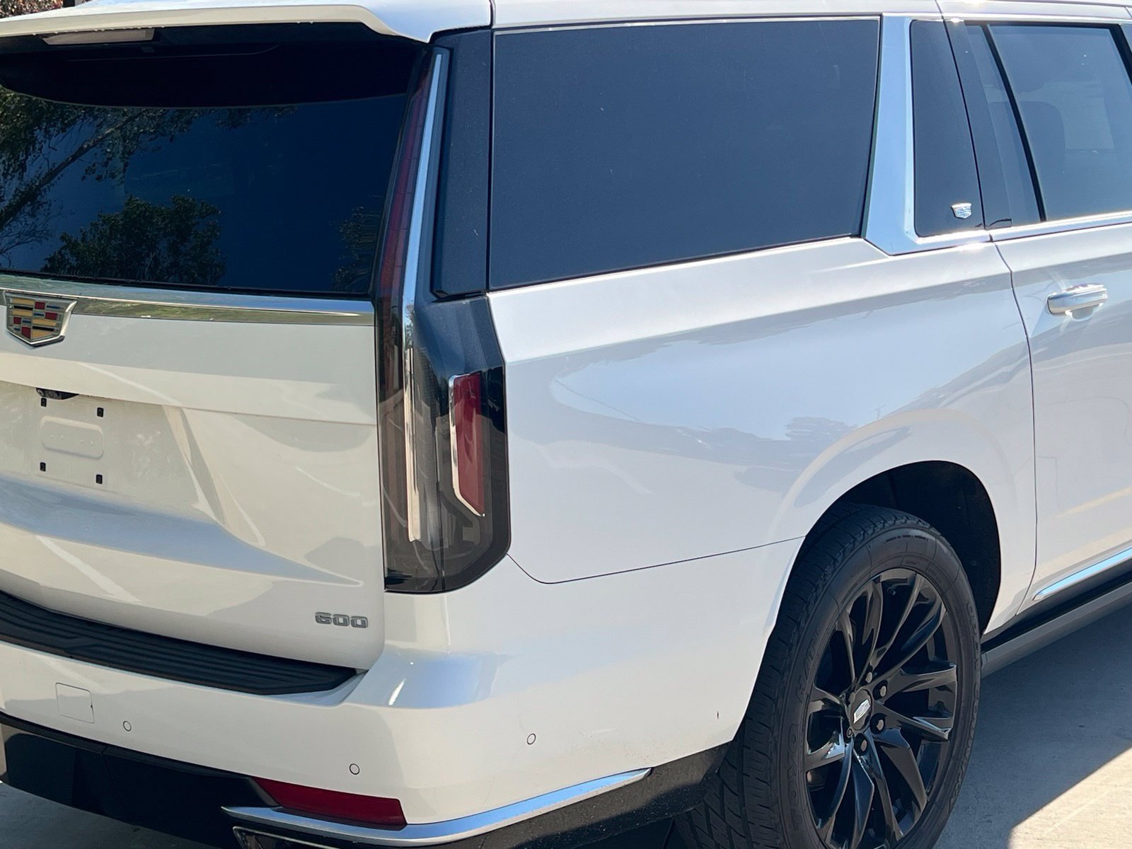 Used 2021 Cadillac Escalade ESV Premium Luxury Platinum AWD/4WD image 13