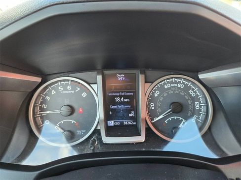 Used 2017 Toyota Tacoma 2WD Double Cab image 13