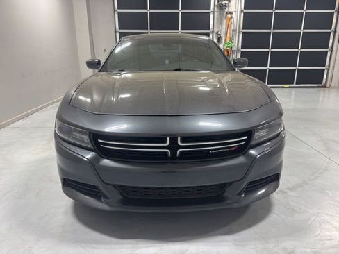 Used 2016 Dodge Charger SE RWD image 3