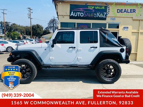 Used 2013 Jeep Wrangler Unlimited Sport image 12