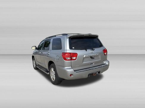 Used 2008 Toyota Sequoia SR5 w/ Leather Seat Pkg AWD/4WD image 7