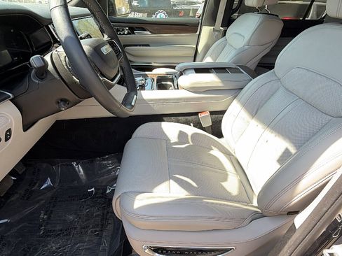 Certified 2025 Jeep Grand Wagoneer 4WD image 16