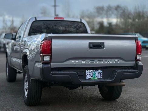 Used 2019 Toyota Tacoma SR image 3