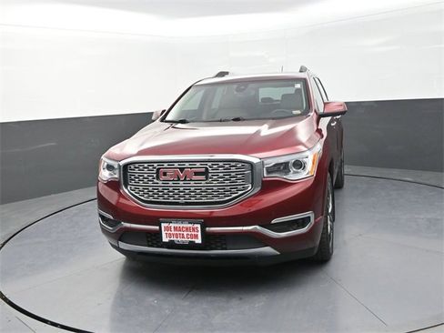 Used 2017 GMC Acadia Denali w/ Technology Package image 2
