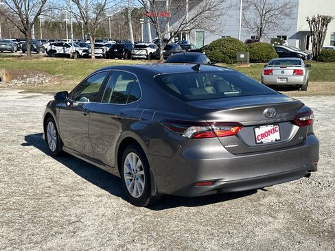 Used 2024 Toyota Camry LE image 7