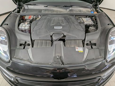 Certified 2023 Porsche Cayenne Platinum Edition AWD/4WD image 25