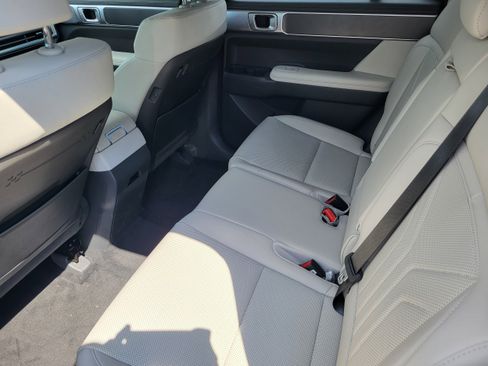 Used 2025 Hyundai Santa Fe SEL FWD image 29