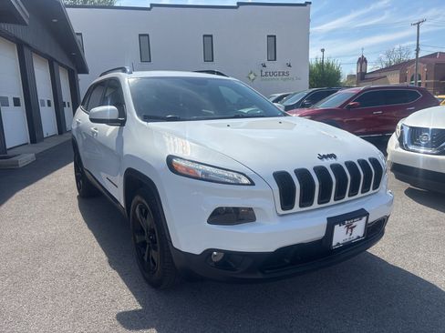 Used 2018 Jeep Cherokee Limited w/ High Altitude Package AWD/4WD image 7