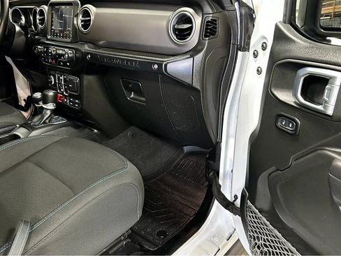 Used 2022 Jeep Wrangler Unlimited Rubicon 4xe image 15