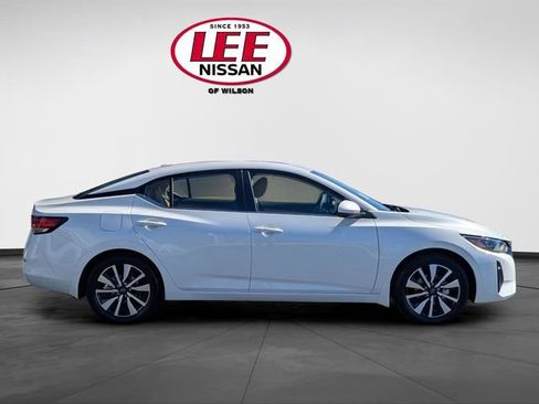 New 2025 Nissan Sentra SV w/ SV Premium Package FWD image 2