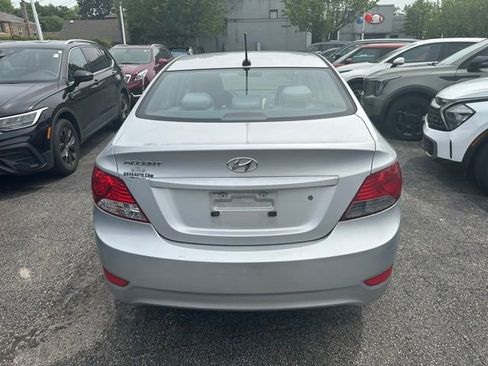 Used 2012 Hyundai Accent GLS FWD image 5