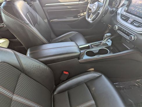 Certified 2025 Nissan Altima 2.5 SR FWD image 12