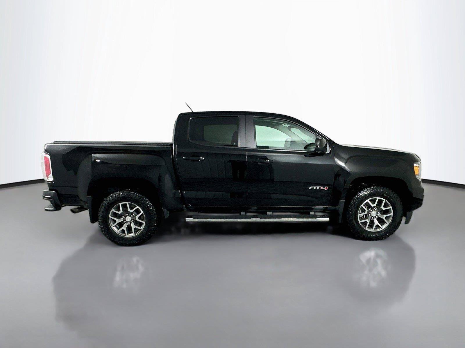 Used 2021 GMC Canyon AT4 w/ Driver Alert Package AWD/4WD image 17