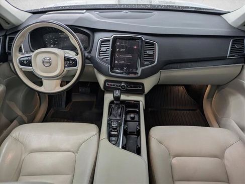 Used 2020 Volvo XC90 T6 Momentum w/ Protection Package Premier AWD/4WD image 17