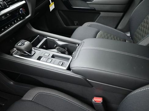 New 2026 Nissan Pathfinder SV image 31