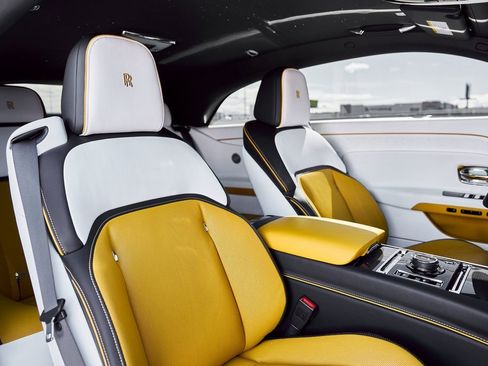 Used 2025 Rolls-Royce Spectre Black Badge image 33