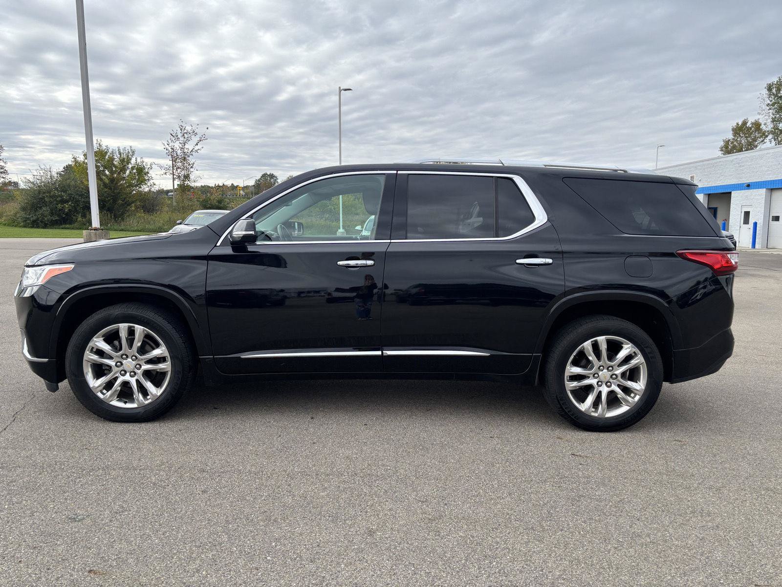Used 2018 Chevrolet Traverse High Country AWD/4WD image 2
