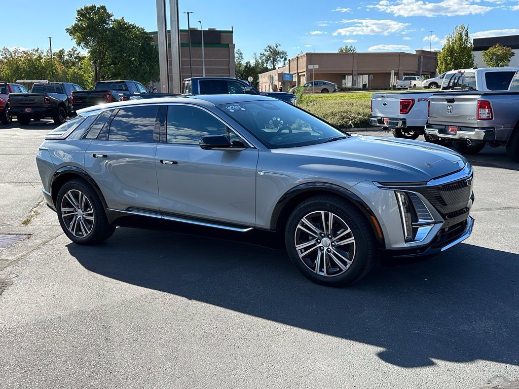 Certified 2024 Cadillac Lyriq Luxury AWD/4WD image 5