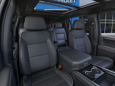 New 2026 Chevrolet Suburban Premier w/ Sun And Tow Package AWD/4WD image 17
