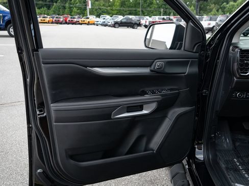 Used 2025 Ford Ranger Lariat w/ FX4 Off-Road Package AWD/4WD image 16