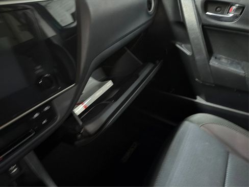 Used 2018 Toyota Corolla LE FWD image 23