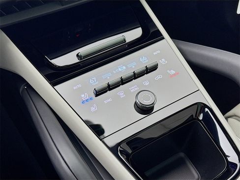 New 2026 Porsche Cayenne image 22