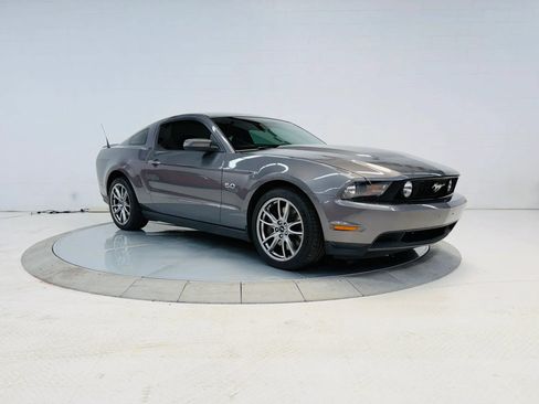 Used 2011 Ford Mustang GT Premium w/ Brembo Brake Pkg RWD image 2