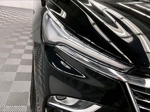 Used 2023 Buick Enclave Essence image 31