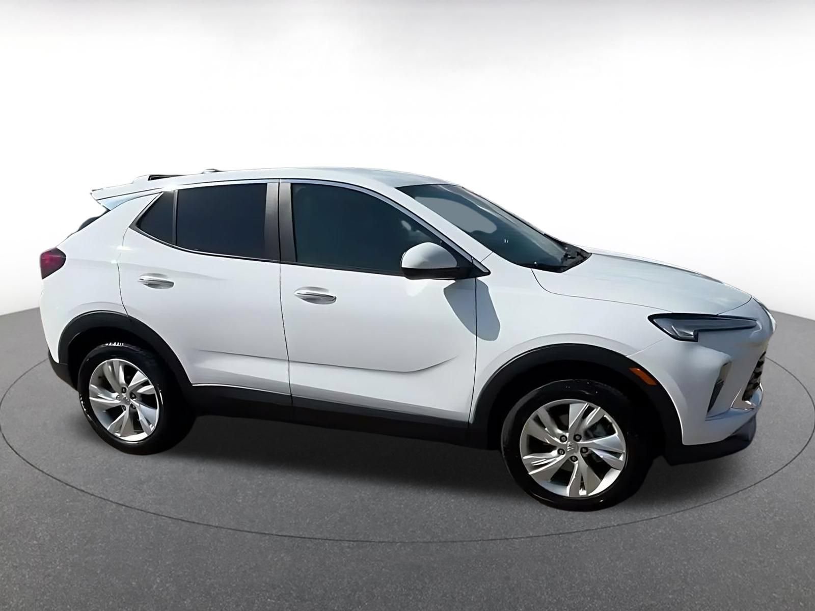 Used 2025 Buick Encore GX Preferred AWD/4WD image 15
