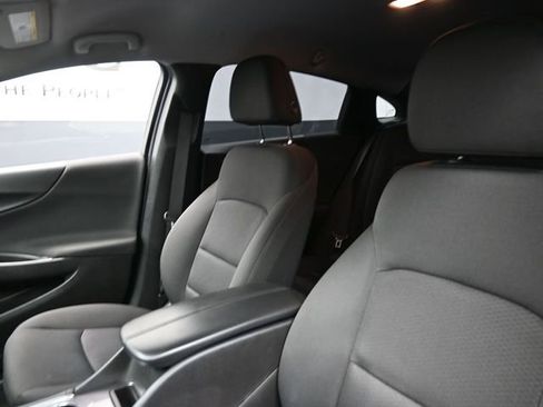 Used 2018 Chevrolet Malibu LT FWD image 16