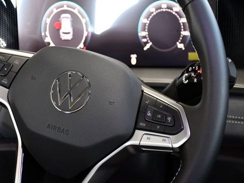New 2026 Volkswagen Tiguan SE AWD/4WD image 18