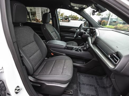Used 2025 Chevrolet Traverse LT w/ Driver Confidence Package AWD/4WD image 30