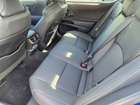 Used 2024 Lexus ES 300h F Sport FWD image 12