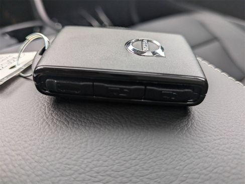 New 2025 Volvo XC40 B5 Core w/ Protection Package Premier image 33