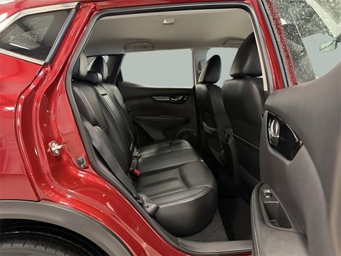 Used 2022 Nissan Rogue Sport SL image 17