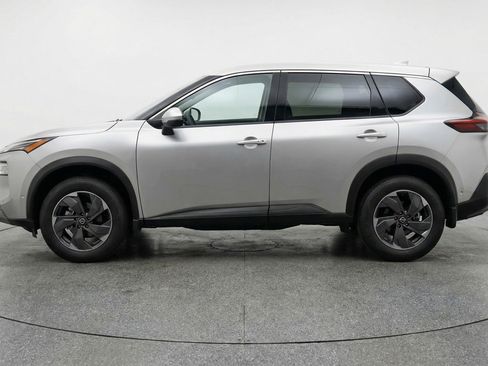 Used 2025 Nissan Rogue SV image 5