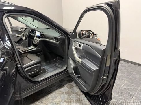 Used 2020 Ford Explorer XLT w/ Equipment Group 202A AWD/4WD image 22