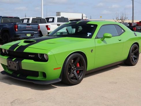 Used 2017 Dodge Challenger SRT Hellcat RWD image 3