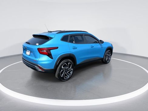 Used 2025 Chevrolet Trax RS w/ Sunroof Package image 8